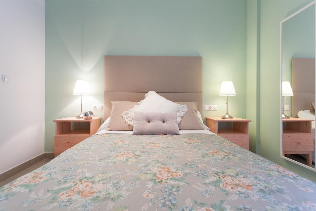 Apartamentos San Lorenzo เซบีญา ภายนอก รูปภาพ