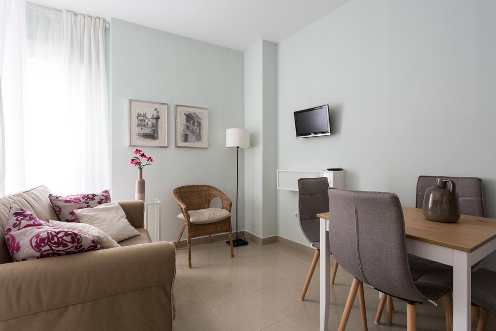 Apartamentos San Lorenzo เซบีญา ภายนอก รูปภาพ